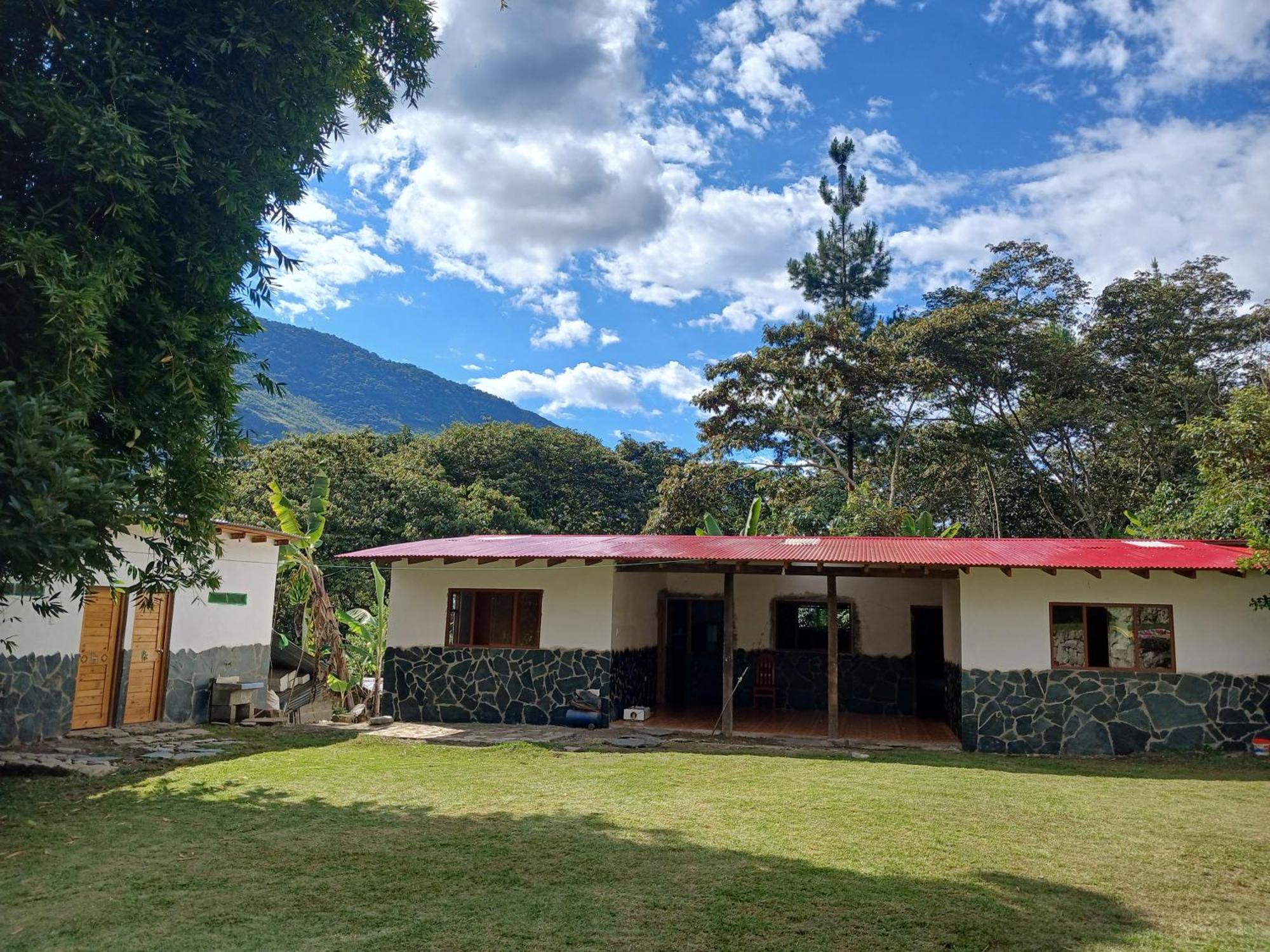 Lia B&B Lucmabamba Sahuayaco Exterior foto